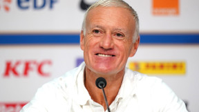 En direct, il retourne sa veste pour Didier Deschamps