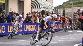 Cyclisme : Van der Poel peut-il battre Pogacar ? Il y croit