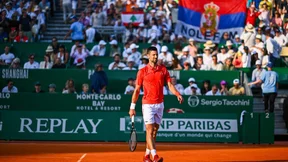 Tennis : Djokovic craque et insulte le public !
