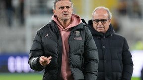 Mercato : Le PSG confirme des contacts avec un buteur !