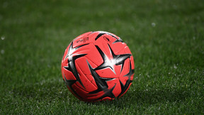 «Messages inappropriés» à des footballeuses, il se fait virer !