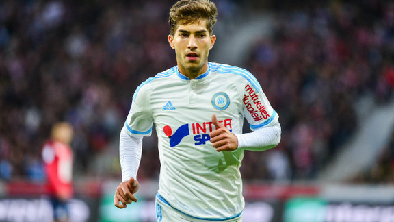 Om Om La Drole De Mesaventure De Lucas Silva Dans Le Bus De L Om