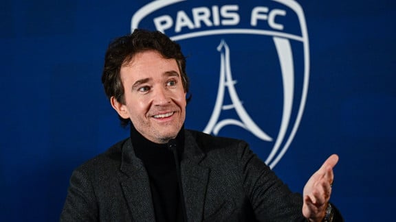 Paris FC : Arnault va signer un entraîneur de classe mondiale ? 