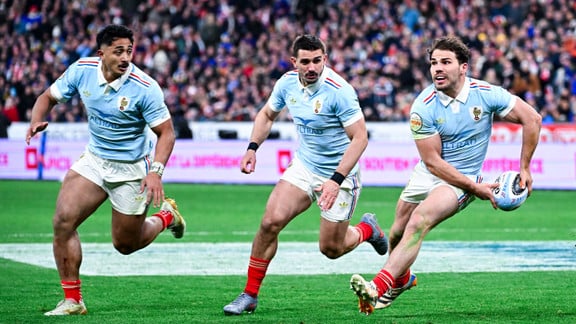 XV de France : Antoine Dupont interpellé pour tout stopper, «arrête de jouer, c’est bon» 