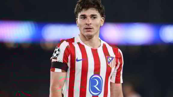 Mercato : Entre le PSG, Barcelone et Arsenal, Julian Alvarez a décidé quel serait son prochain club