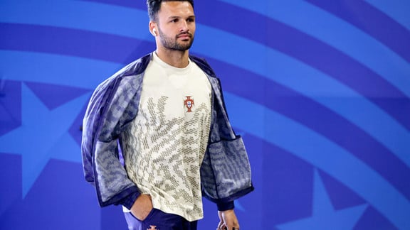 Transfert de Gonçalo Ramos : Un entraineur prend son téléphone pour le convaincre de quitter le PSG 