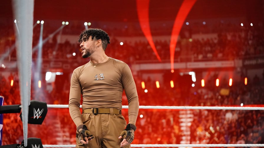 Bad Bunny sur un ring de catch : Après le Super Bowl, son retour à la WWE espéré !