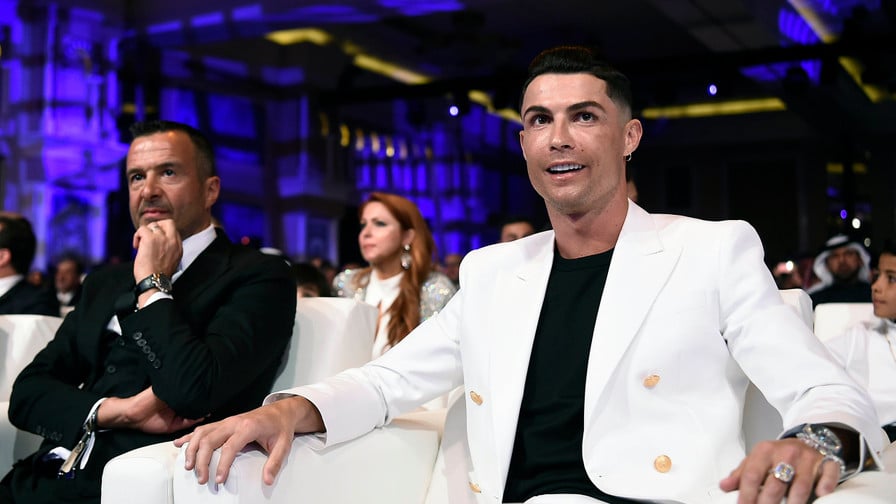 Mercato : Un entraîneur étranger offert à l'OM par l'ancien agent de Cristiano Ronaldo