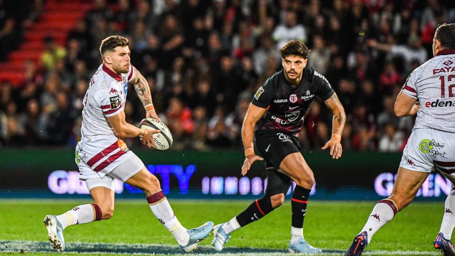 XV de France - Romain Ntamack : Sa réponse cash sur son duel avec Matthieu Jalibert 