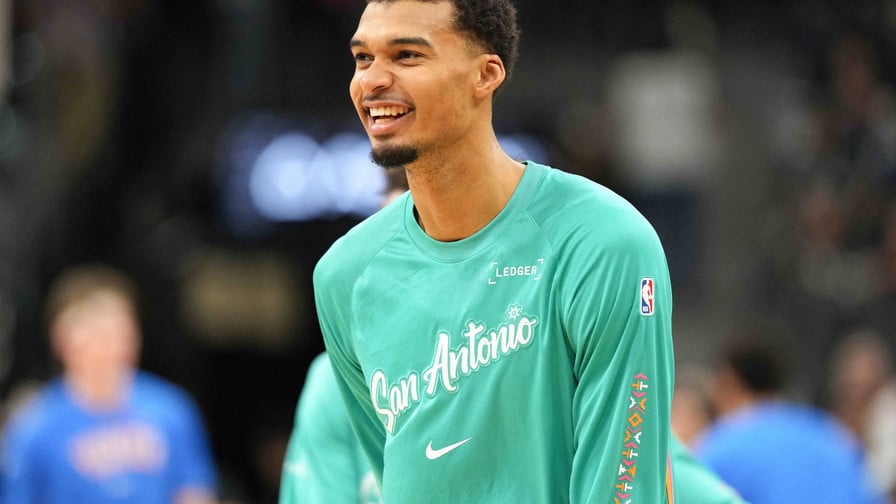 NBA : Wembanyama dit merci aux Spurs, la décision qui va tout changer ?