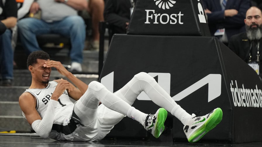 Wembanyama se fait rentrer dedans : Ce joueur qui le met en «panique» ! 