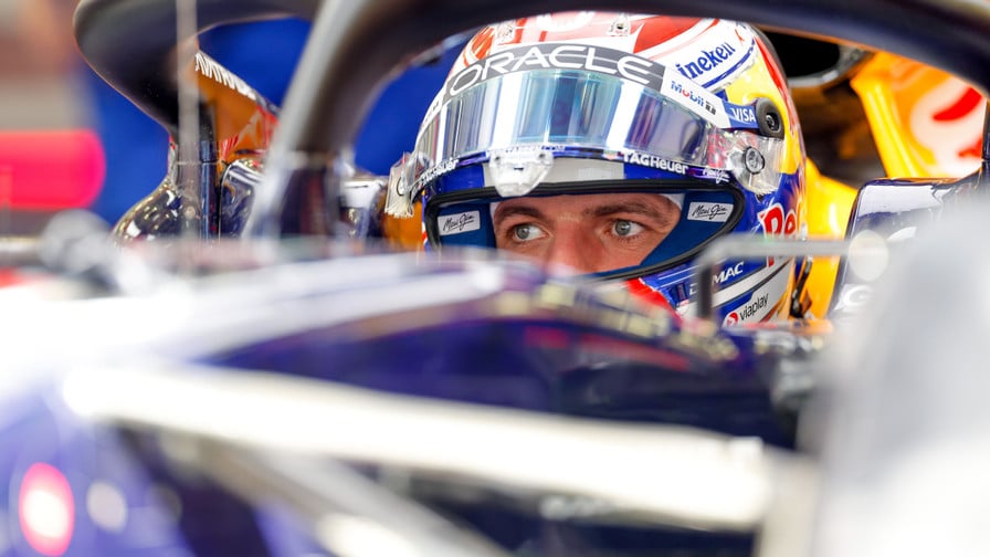Il lui prend sa femme et sa place en F1 : Ce pilote qui a de bonnes raisons de détester Max Verstappen