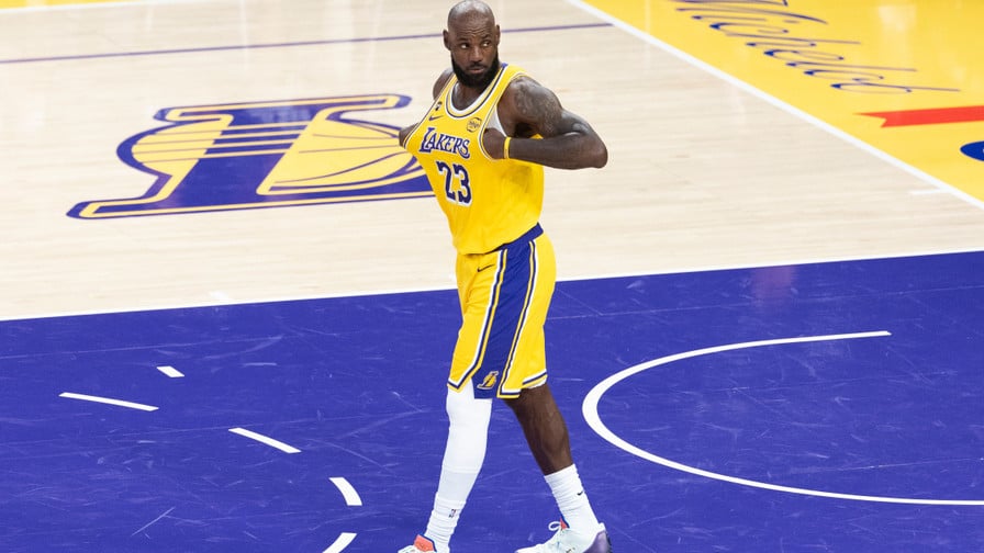 NBA - LeBron James : «On adorerait t’avoir avec nous», l’invitation d’un coéquipier de Victor Wembanyama pour qu’il signe aux San Antonio Spurs