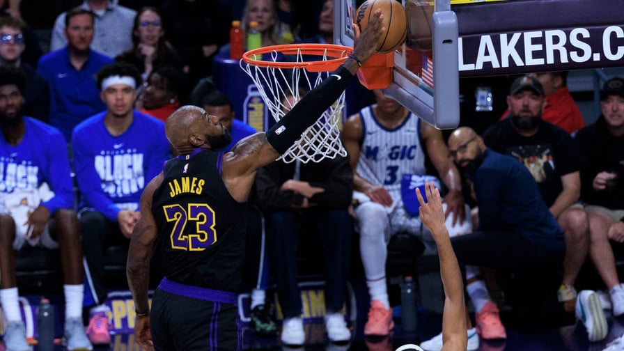 NBA - LeBron James avec Stephen Curry : Les Golden State Warriors ont confirmé !