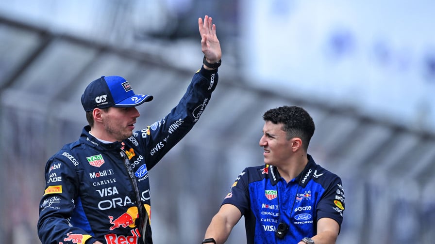 F1 : Max Verstappen contre le PSG, la séquence que personne n’attendait avec Isack Hadjar (et c’est très drôle)