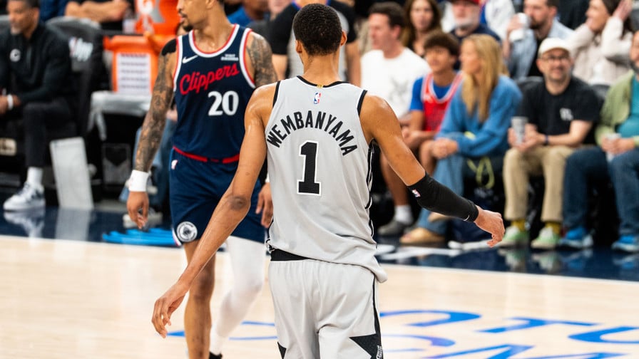 NBA : Victor Wembanyama choque les journalistes dans une conférence de presse surréaliste !