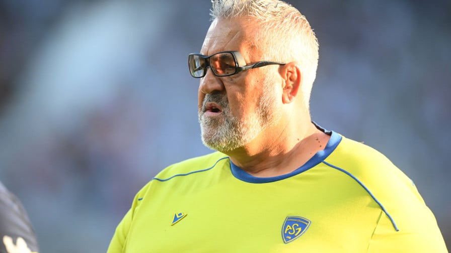 Rugby - Clermont : Christophe Urios met un coup de pression à un de ses joueurs ! 