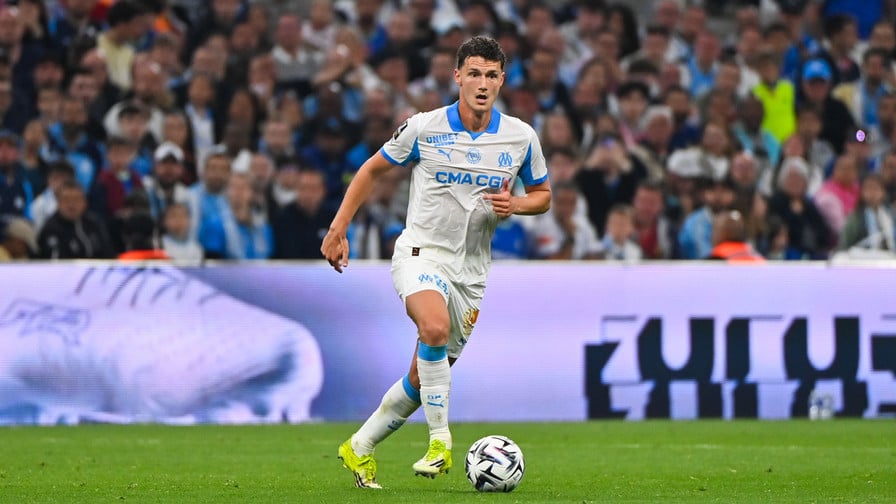 Après le flop à l'OM, Benjamin Pavard pourrait bien jouer chez un cador européen la saison prochaine !