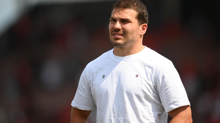 Les haters d’Antoine Dupont clashés par un taulier du rugby français : «Les gens qui le critiquent sont des imbéciles»