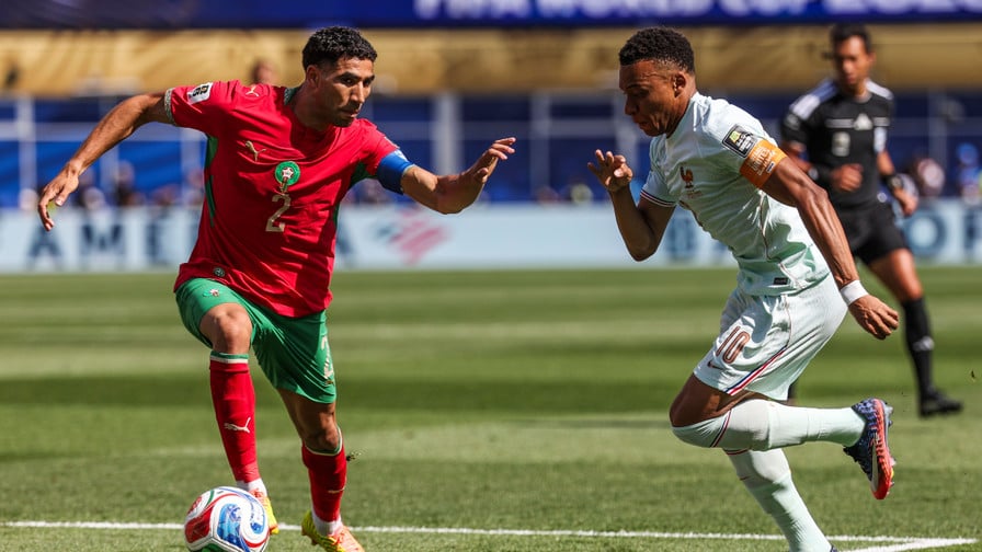 Loin du Real Madrid et du PSG, les inséparables Kylian Mbappé et Achraf Hakimi changent d'équipe le temps d'une journée ! 