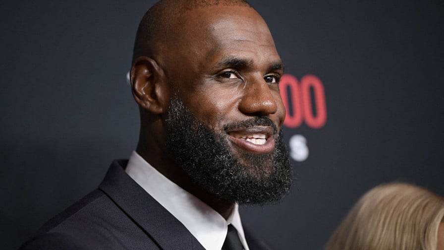 NBA - «On ne va pas se précipiter» : LeBron James laisse planer le doute sur son avenir !