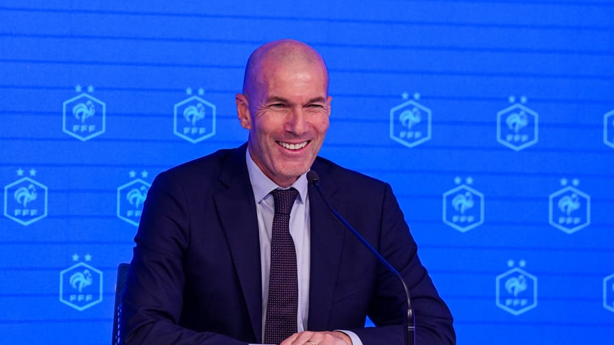 Un numéro 10 brille devant Zinedine Zidane : Une nouvelle surprise est attendue en équipe de France !