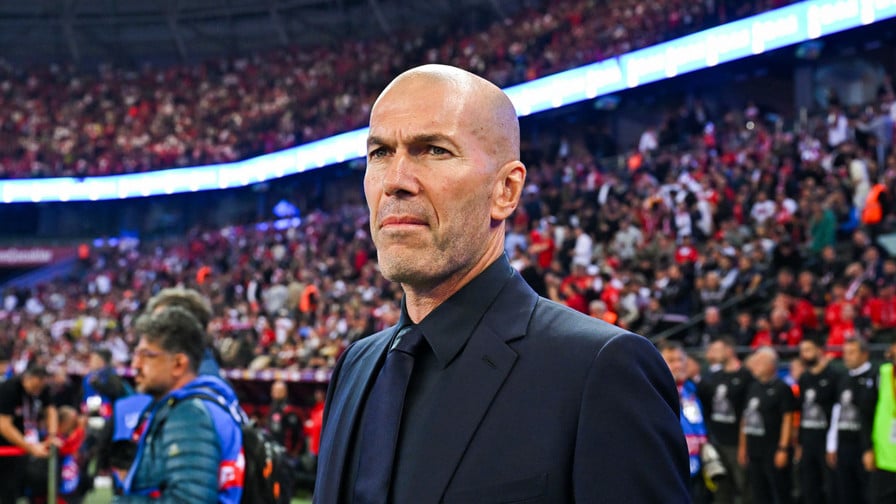 «C’est un Verratti qui n’aurait pas terminé en boite de nuit» : Daniel Riolo cash sur la nouvelle surprise de Zinedine Zidane  