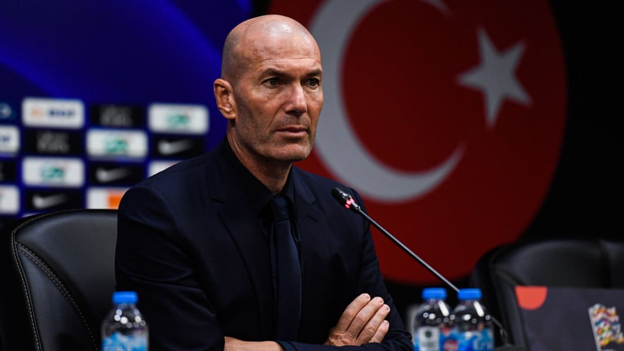 Zinédine Zidane a provoqué son départ du Real Madrid et l’a poussé à signer en France !
