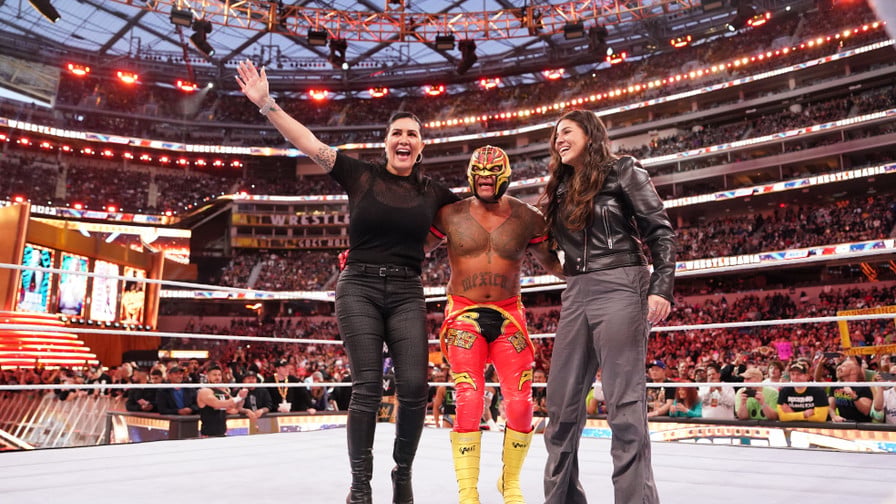 Rey Mysterio : Sa fille a bien changé et veut elle aussi devenir catcheuse à la WWE, «ça y est, je suis prête»