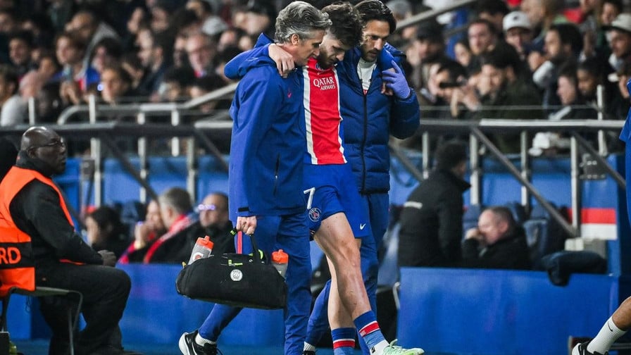 « Pourquoi moi ? » : L'émouvant message de Kvaratskhelia après sa grave blessure au PSG
