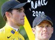 Armstrong met un vent a Contador