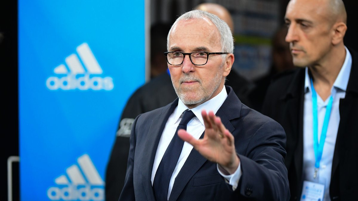 Mercato Mercato Om Mccourt Annonce Fermement La Couleur Pour Le Recrutement