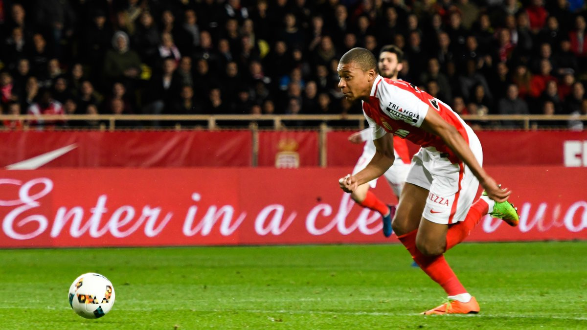 AS Monaco Bernardo Silva s’enflamme pour Kylian Mbappé...