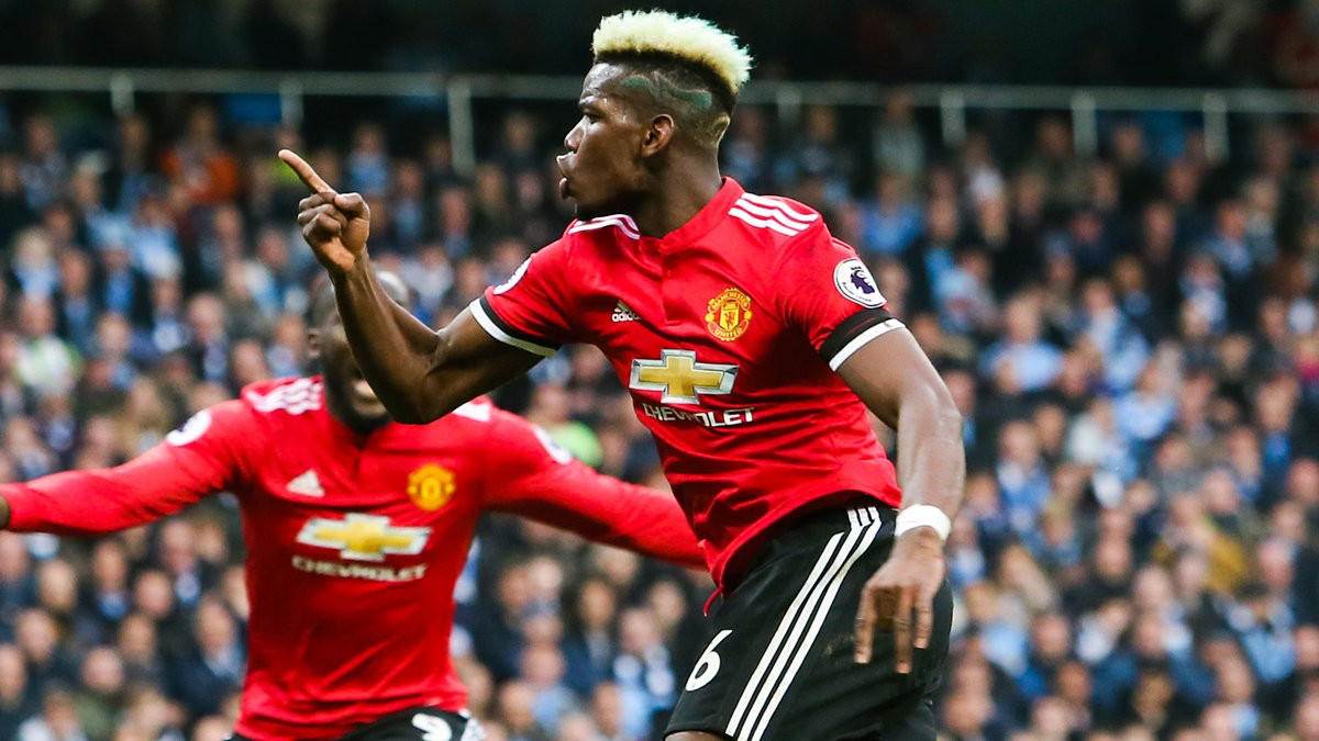 Поль погба играет сейчас. Матиас Погба. Pogba золотой мяч. Братья Погба футболисты. Погба с мячом.