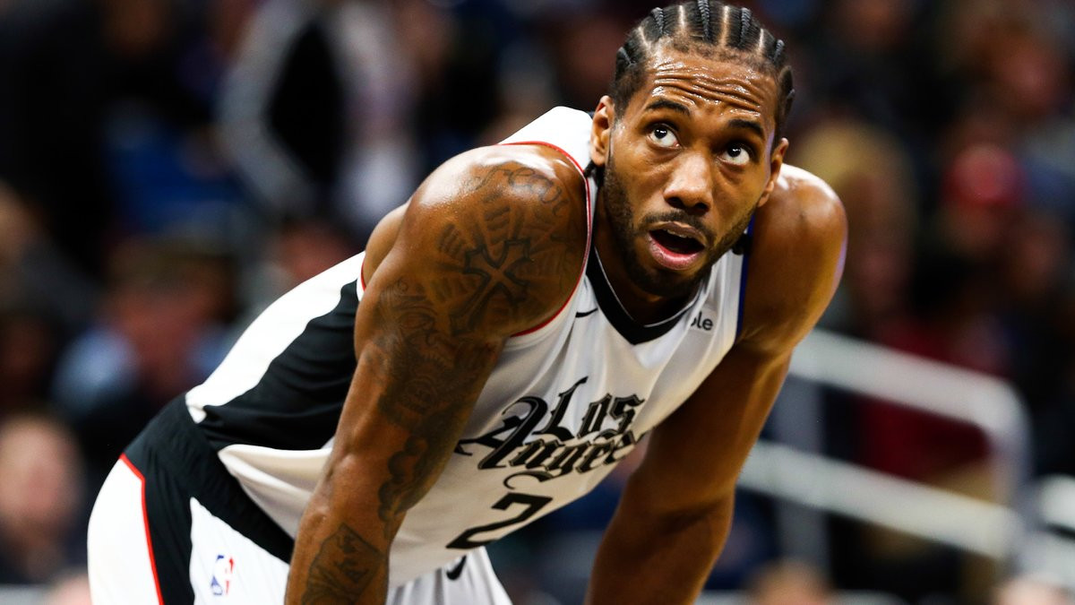 Basket | Basket - NBA : Kawhi Leonard s'enflamme pour son ...