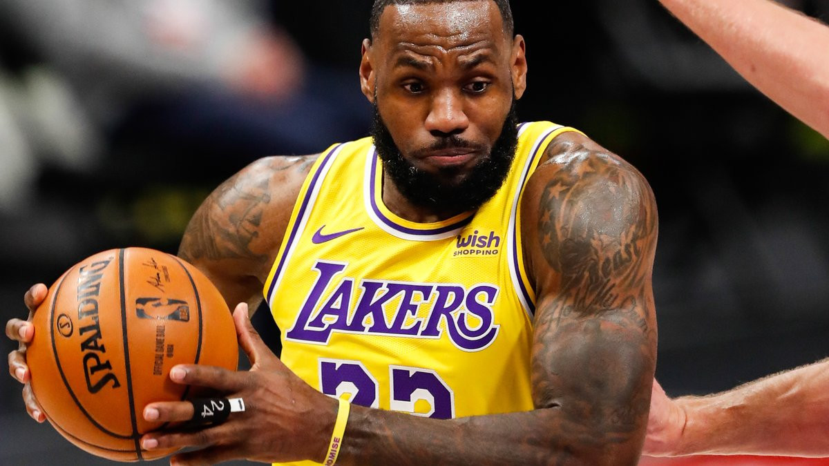 Basket | Basket - NBA : LeBron James ironise sur son ...