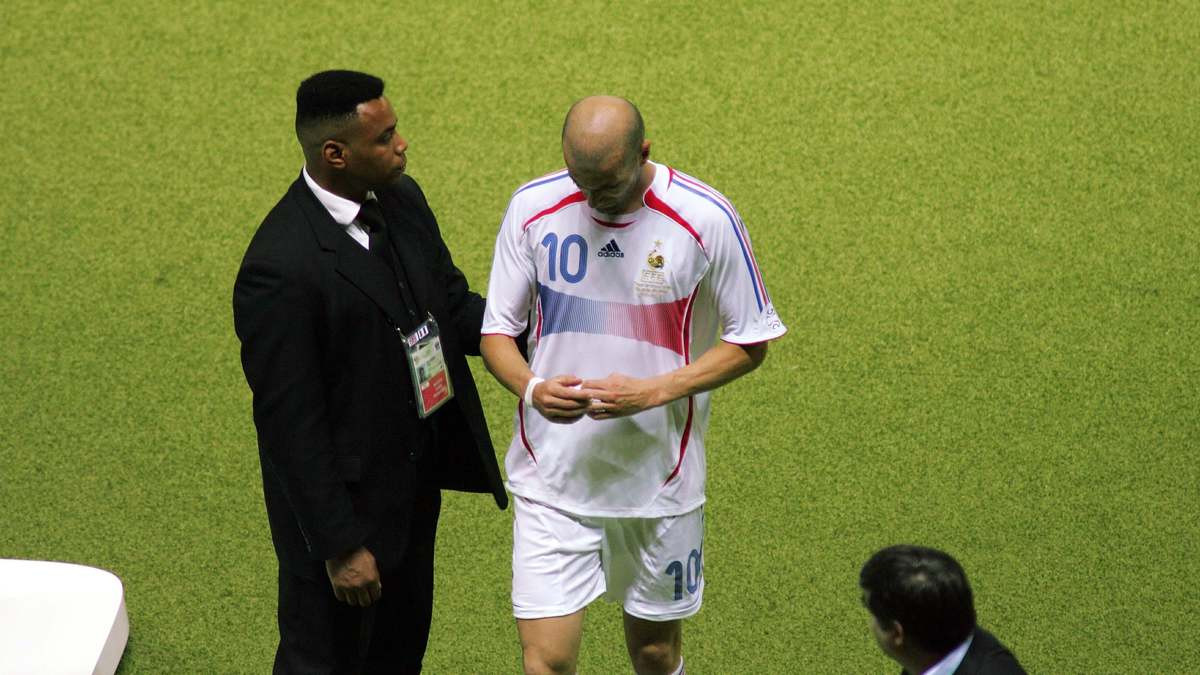 L'Équipe Magazine Spécial Bilan 2006 – Supplément N°19 169 – 23 Déc 2006 – Zidane