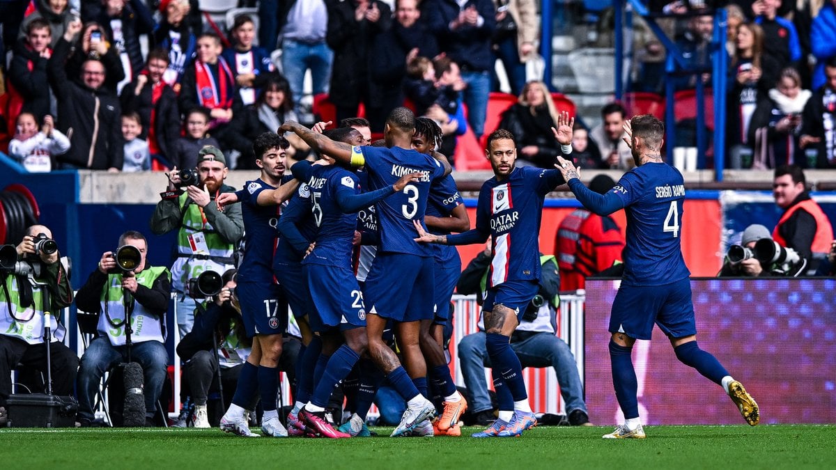 In distress, Paris Saint-Germain comes to his rescue