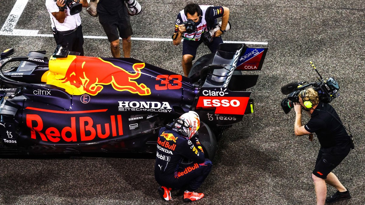 Q1: Acusado por Mercedes, RedBull sale del silencio