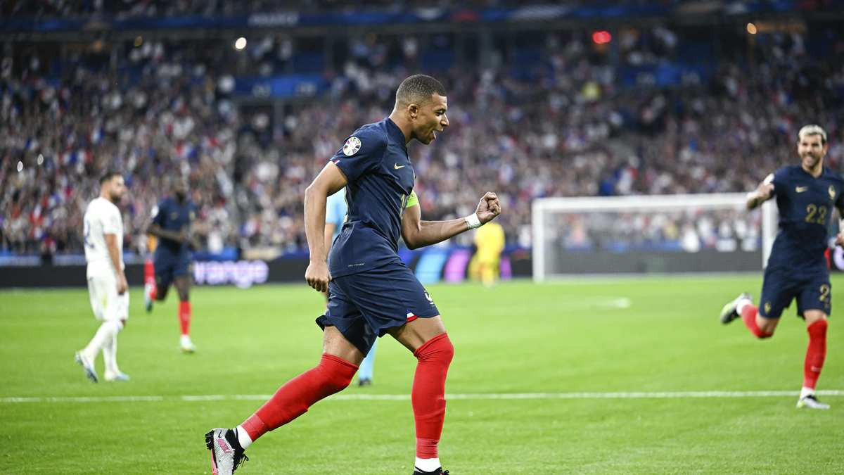 Real Madrid And Manchester United Compete For Kylian Mbappé's Transfer ...