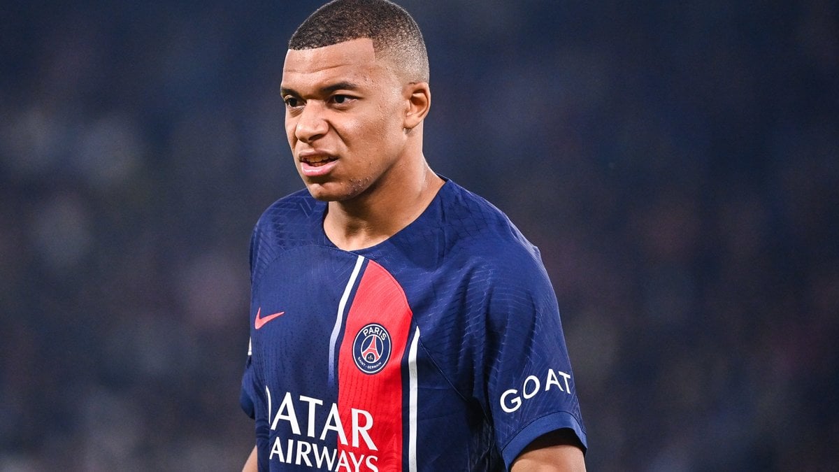 Paris Saint-Germain: The striker who should play with Mbappé is him!