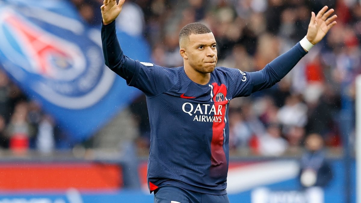 Foot-Mercatolive.com: Mbappé : Un contrat en or promis par le PSG ? thumbnail