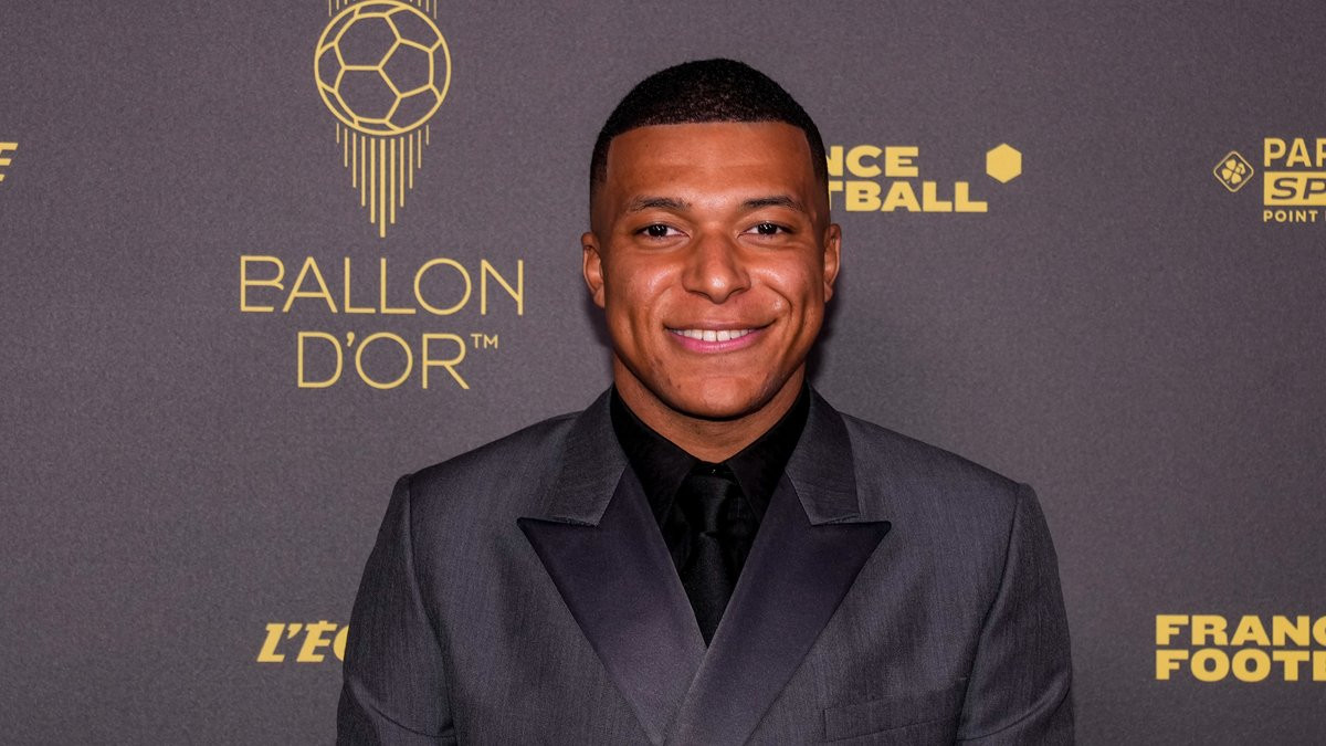 Emiliano Martinez Predicts Kylian Mbappé will Win Multiple Ballon d’Ors after Lionel Messi’s Victory in 2023