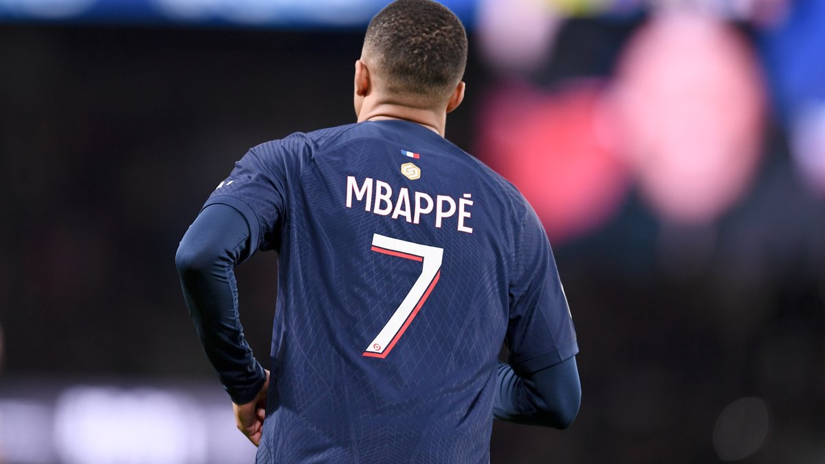 Foot-Mercatolive.com: Départ de Mbappé : Le PSG reçoit une candidature pour le remplacer ! thumbnail