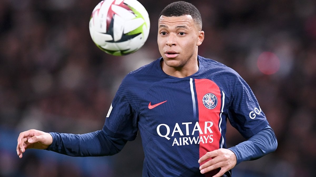 Transfery – Paris Saint-Germain: Mbappe rozpatrywany na żywo!