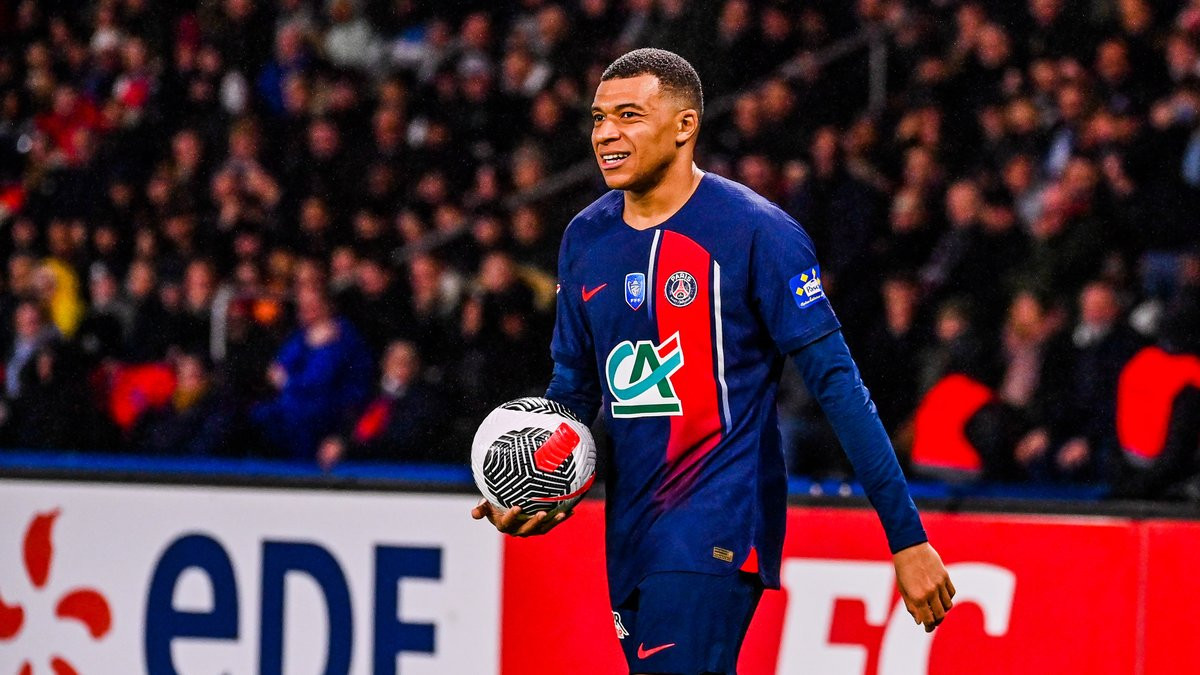 Le Real Madrid envisage de former un duo explosif en attaque avec Kylian Mbappé et Vinícius Júnior : le plan de la Casa Blanca pour la prochaine saison thumbnail