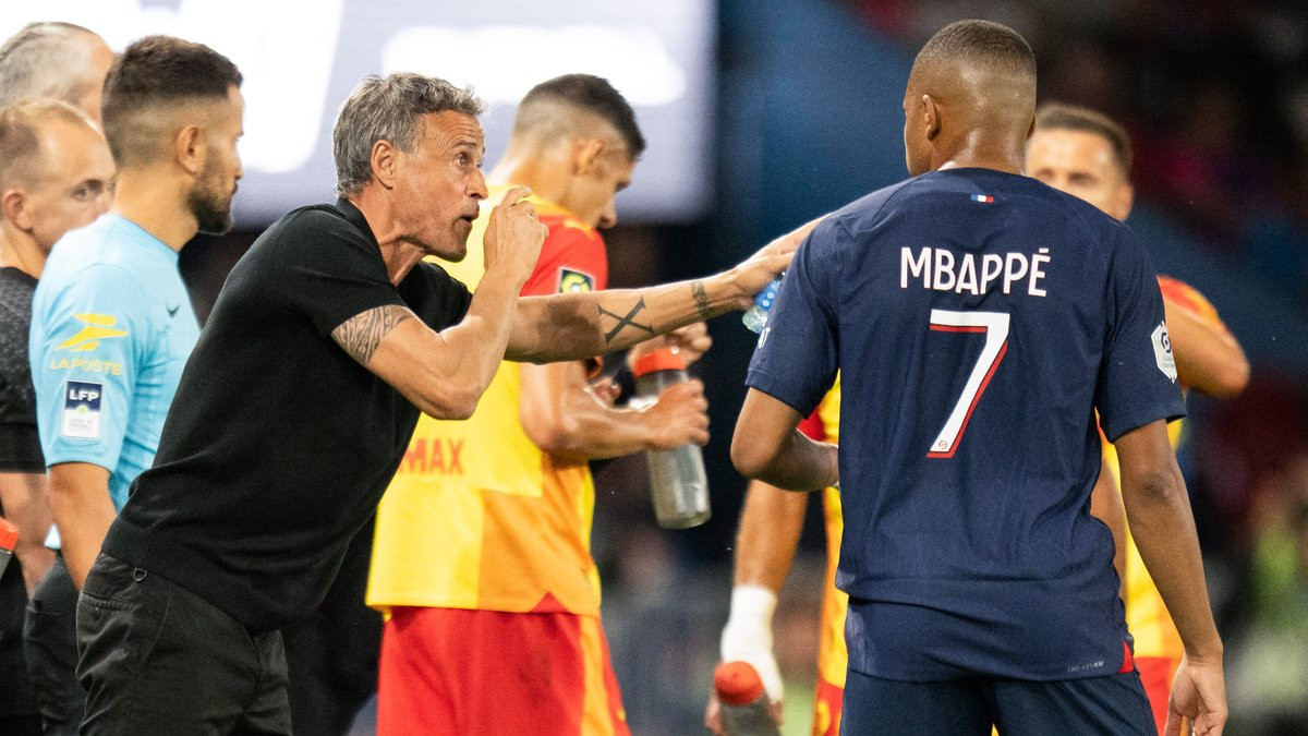 Brèves Actus Foot: Mbappé - PSG : Luis Enrique se fait interpeller en direct ! thumbnail