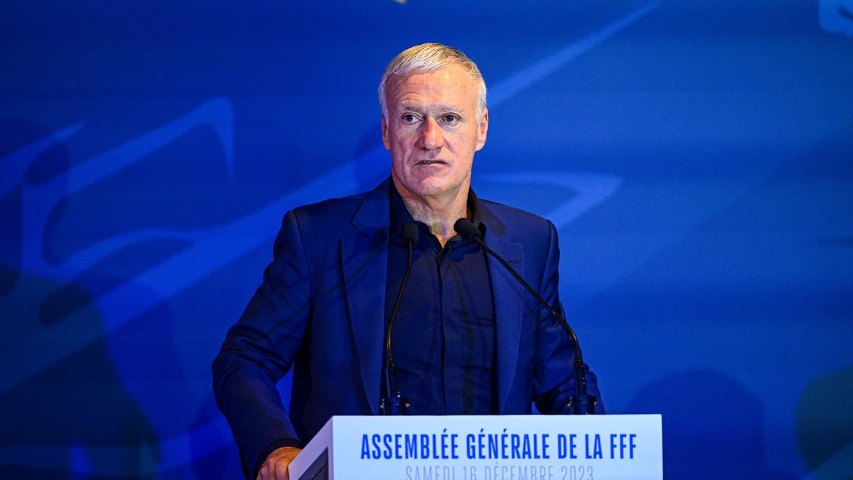 Brèves Actus Foot: PSG : Kylian Mbappé fait trembler Didier Deschamps ! thumbnail