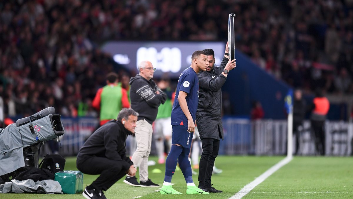 Luis Enrique - Mbappé : Le Vestiaire Du PSG Balance ! - Le10sport.com