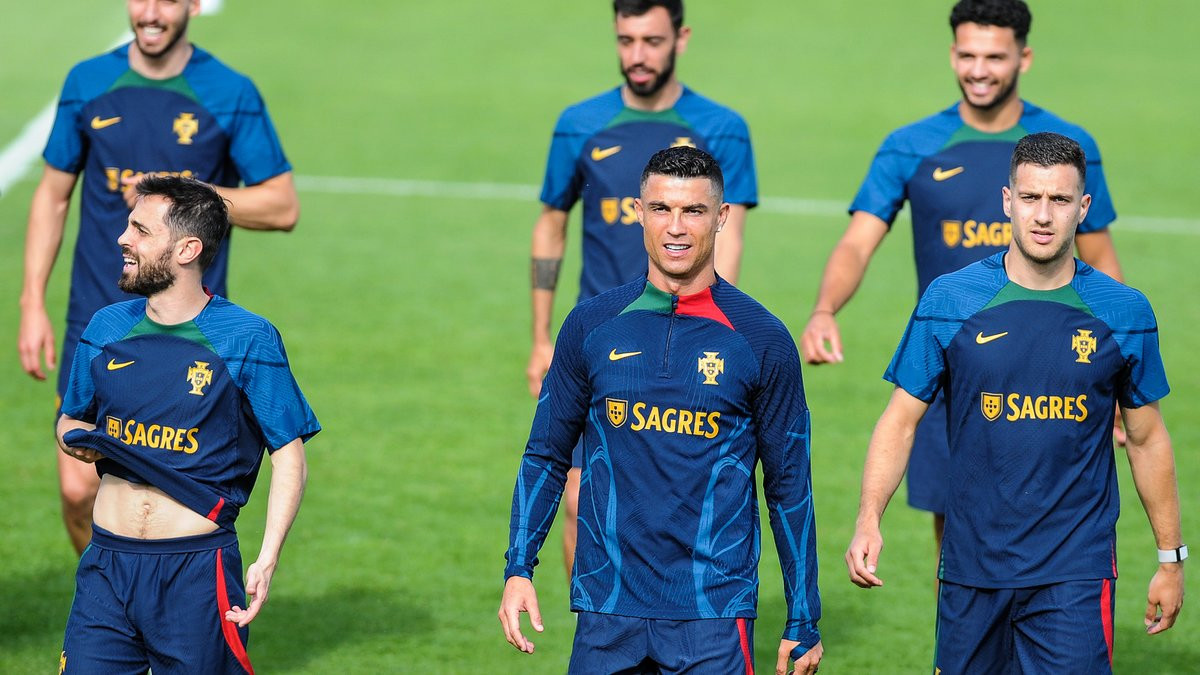 Companion of Cristiano Ronaldo jealous of the French staff?